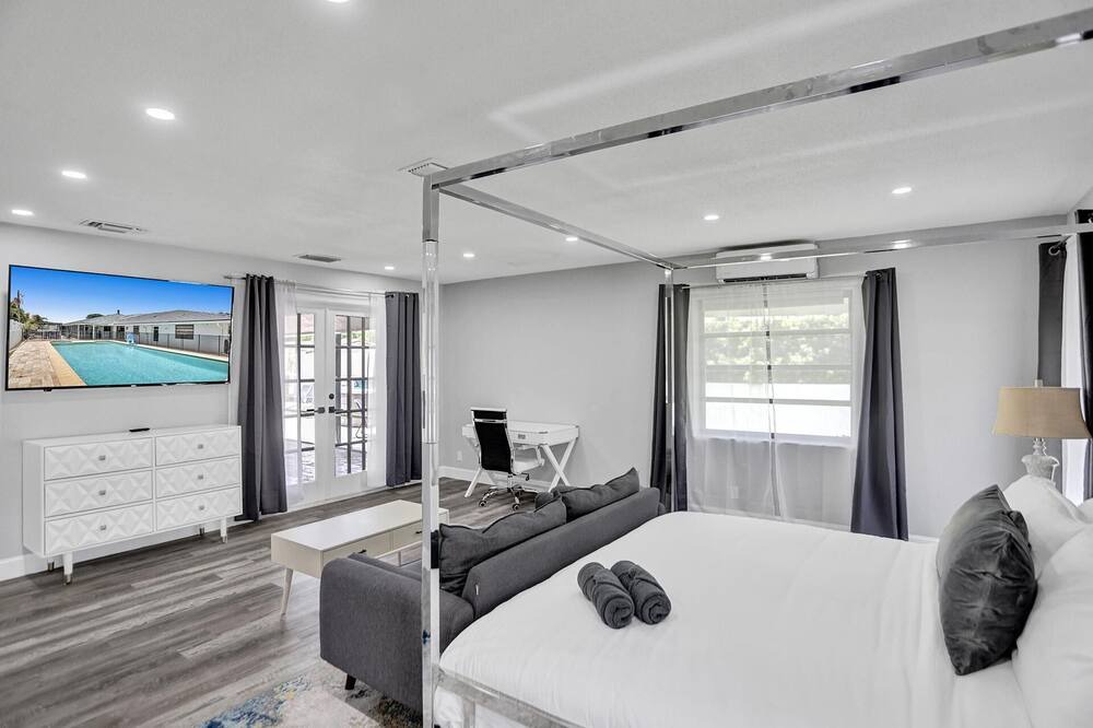 Photo of Bedroom in Pompano Isles