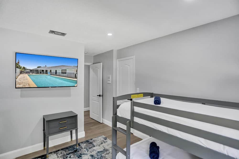 Photo of Bedroom in Pompano Isles