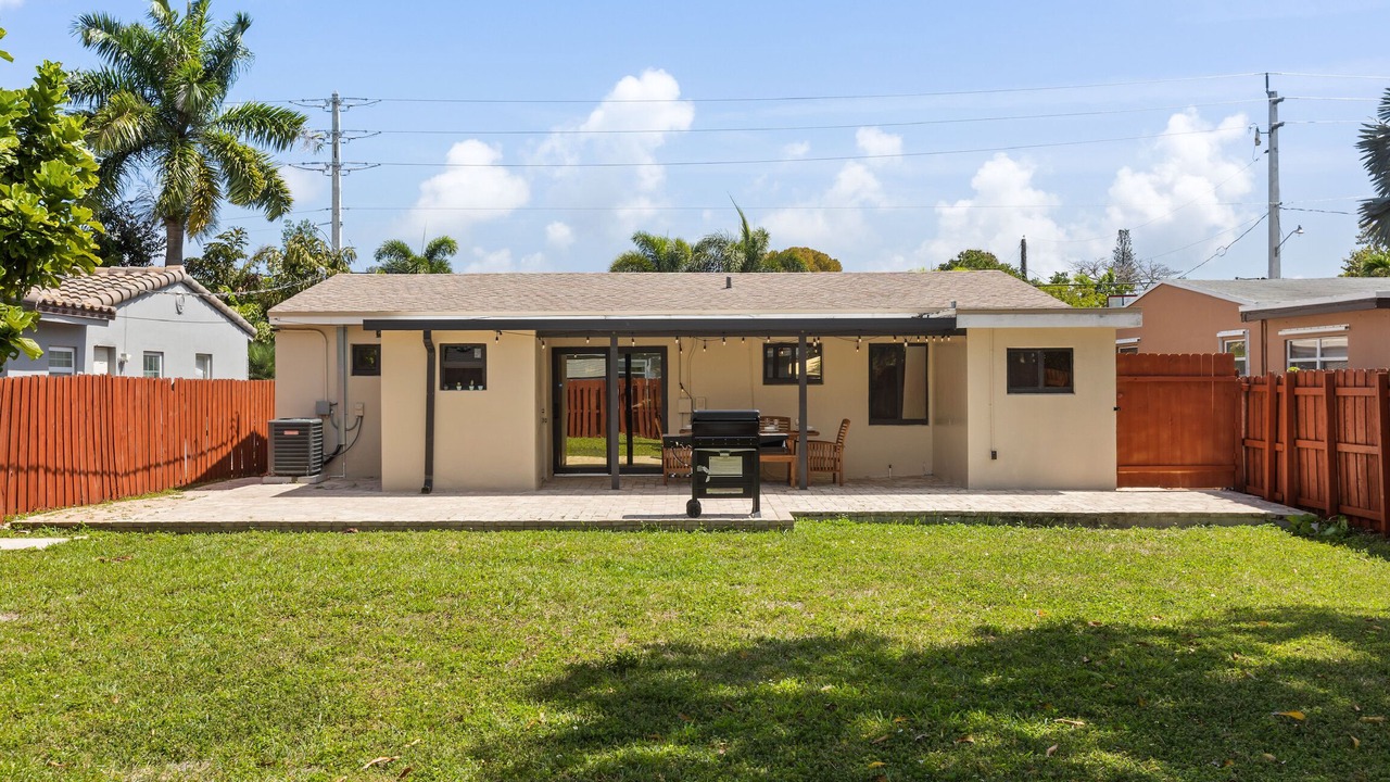Photo of Outdoor in Middle River Terrace