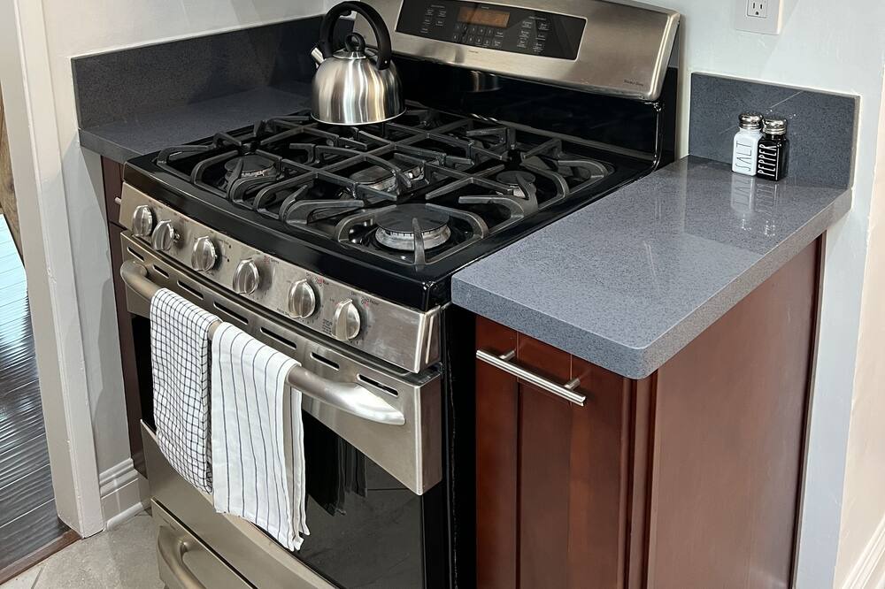 Photo of Kitchen in Warner Center