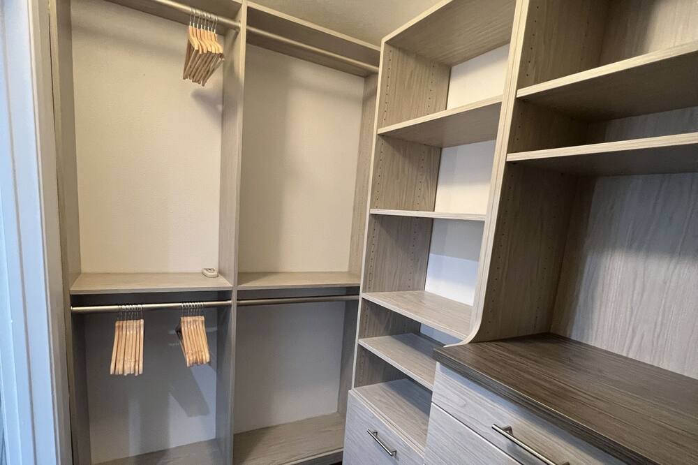 Photo of Bedroom in Warner Center