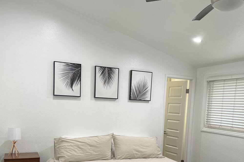 Photo of Bedroom in Warner Center