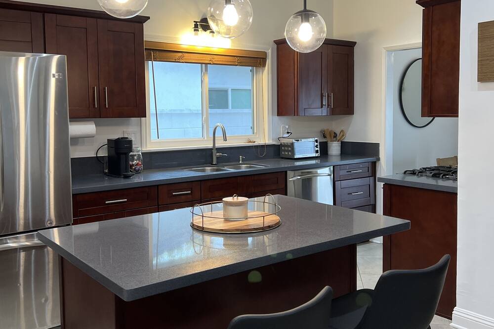 Photo of Kitchen in Warner Center