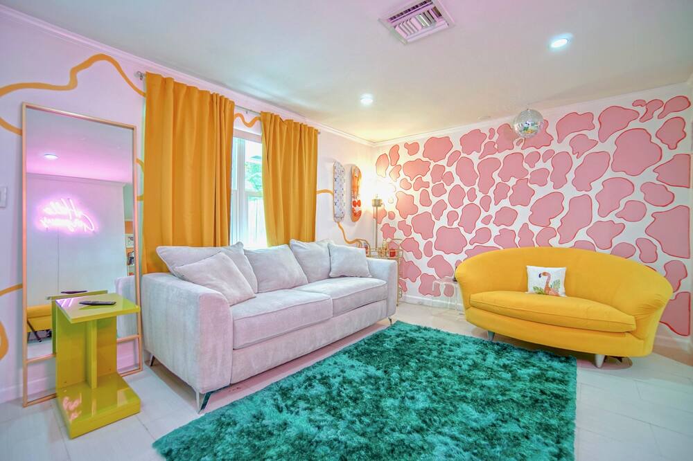 Photo of Bedroom in River Oaks