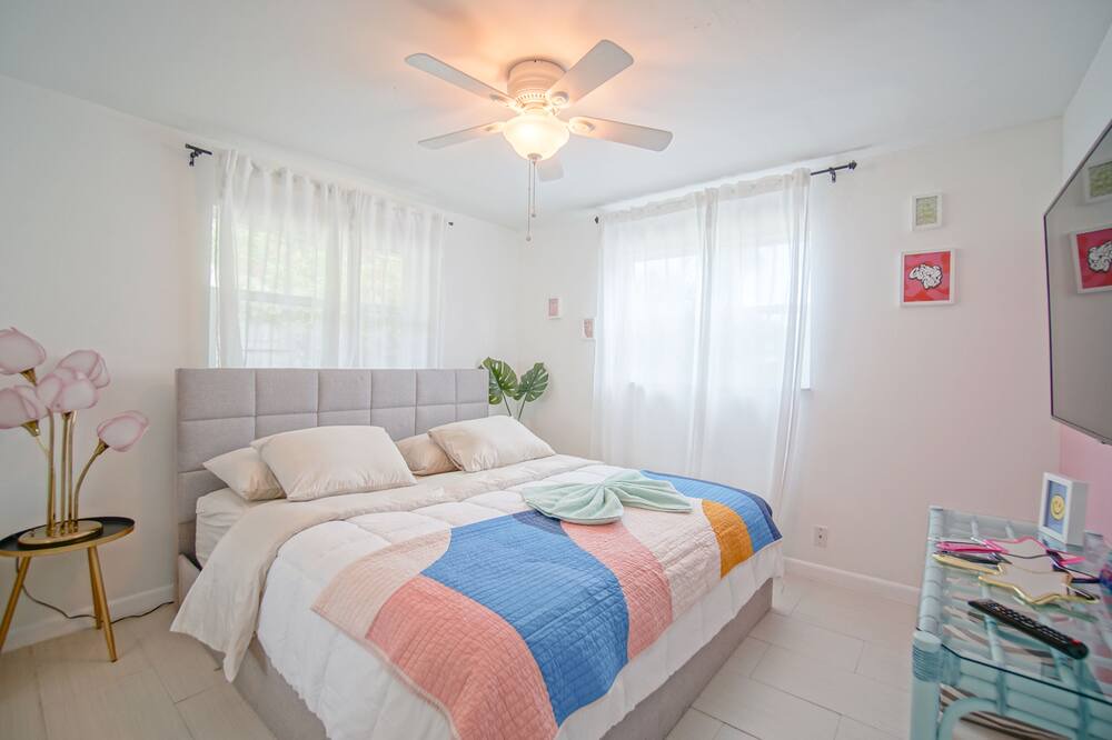 Photo of Bedroom in River Oaks