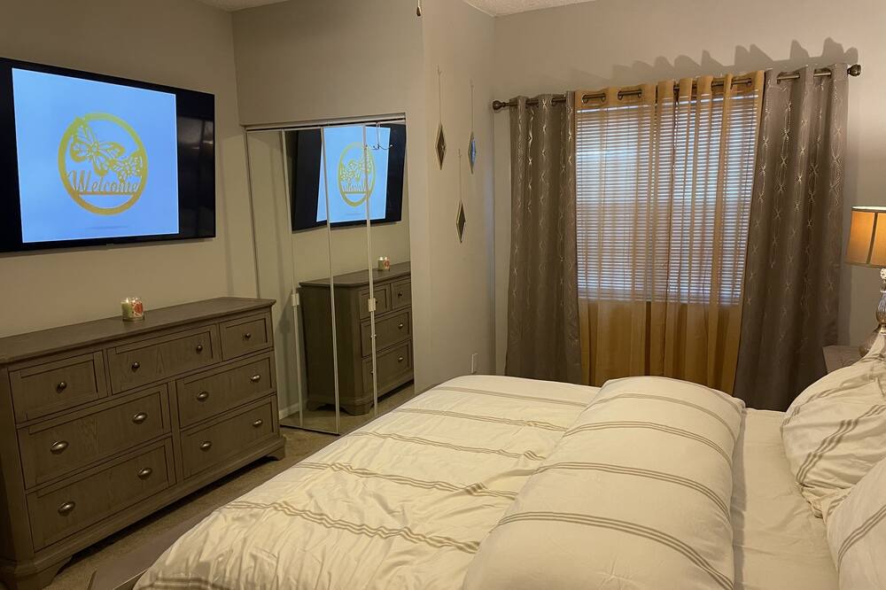 Photo of Bedroom in Pembroke Pines