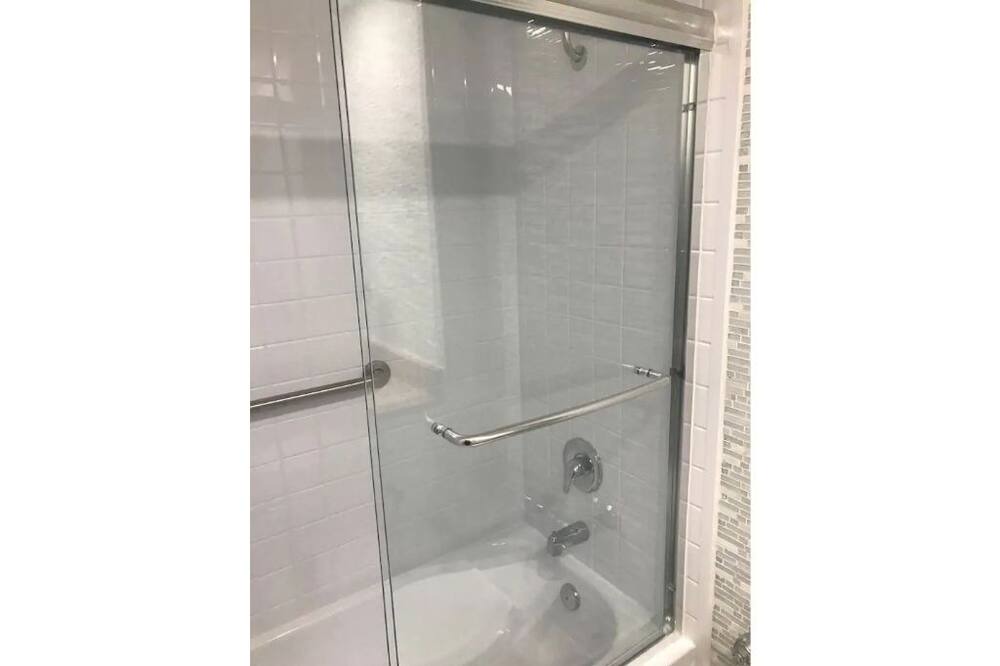 Photo of Bathroom in Bermuda Riviera