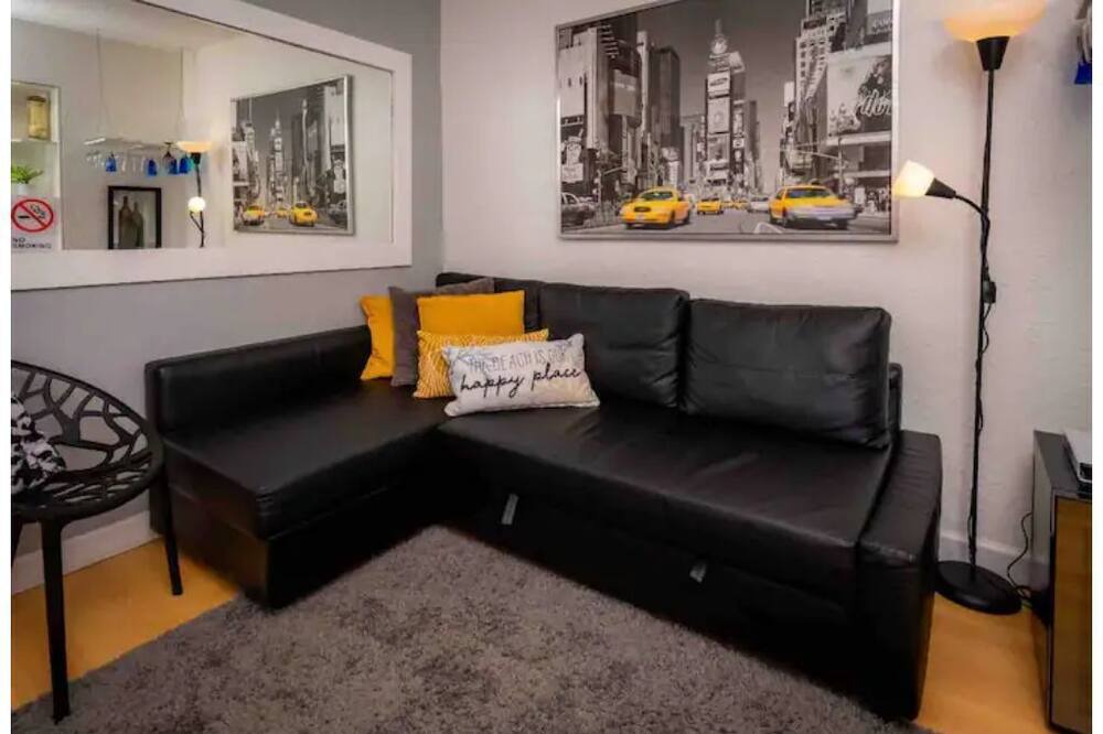 Photo of Livingroom in Bermuda Riviera