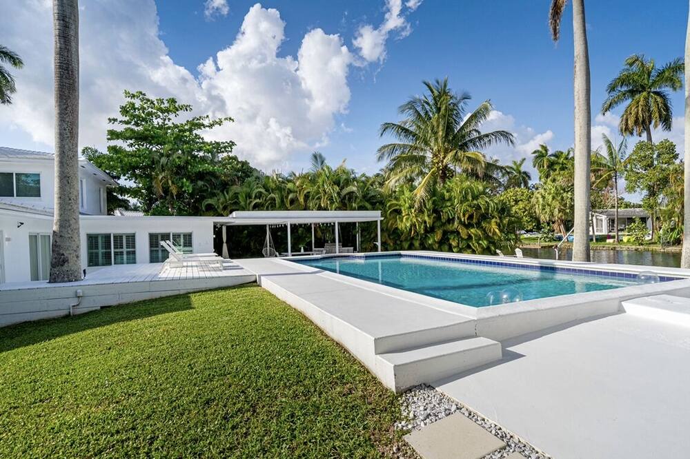 Photo of Outdoor in Biscayne Park