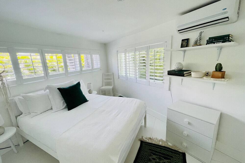 Photo of Bedroom in Biscayne Park