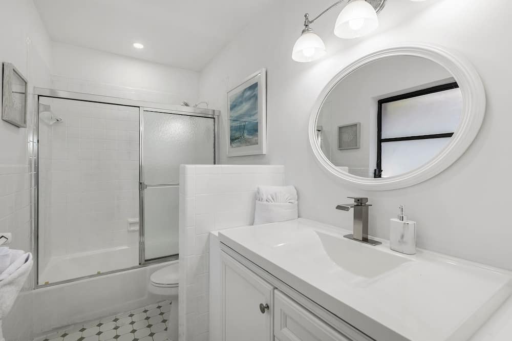 Photo of Bathroom in Santa Barbara Estates