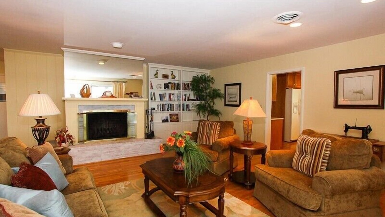Photo of Livingroom in Unionville