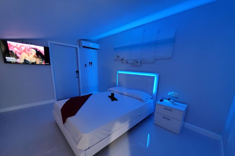 Photo of Bedroom in West Hollywood