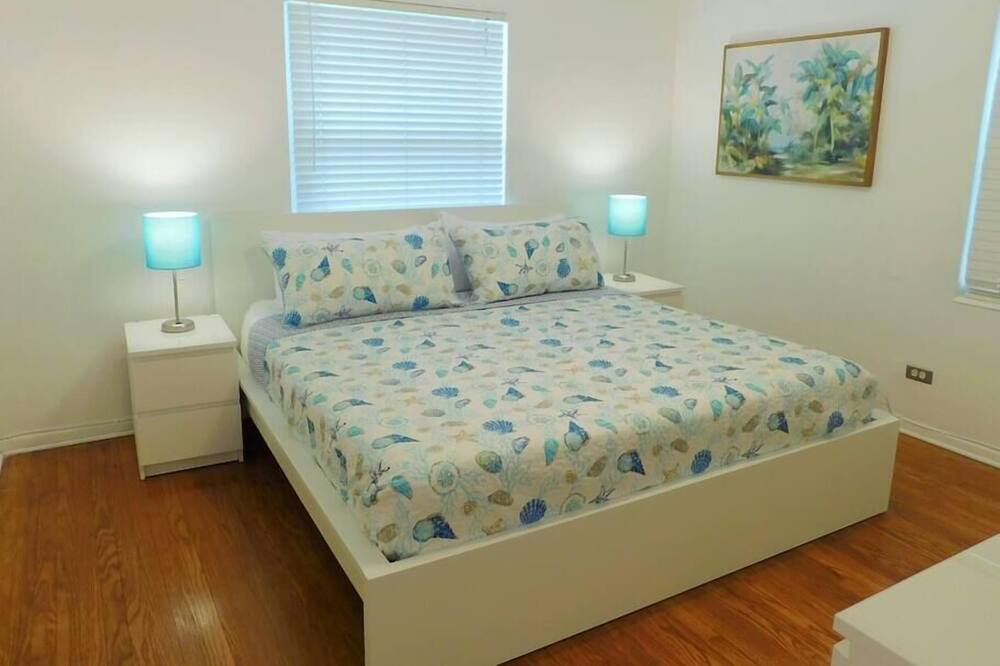 Photo of Bedroom in Coral Ridge