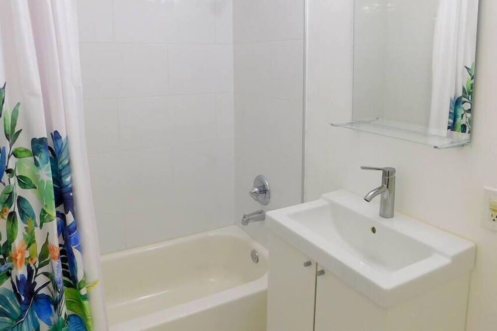 Photo of Bathroom in Coral Ridge