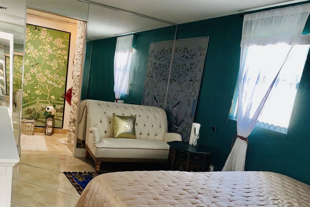 Photo of Bedroom in Hallandale Beach