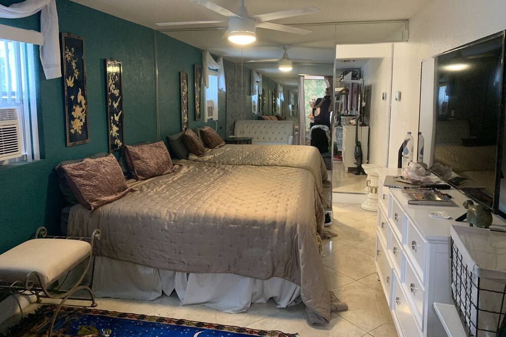 Photo of Bedroom in Hallandale Beach