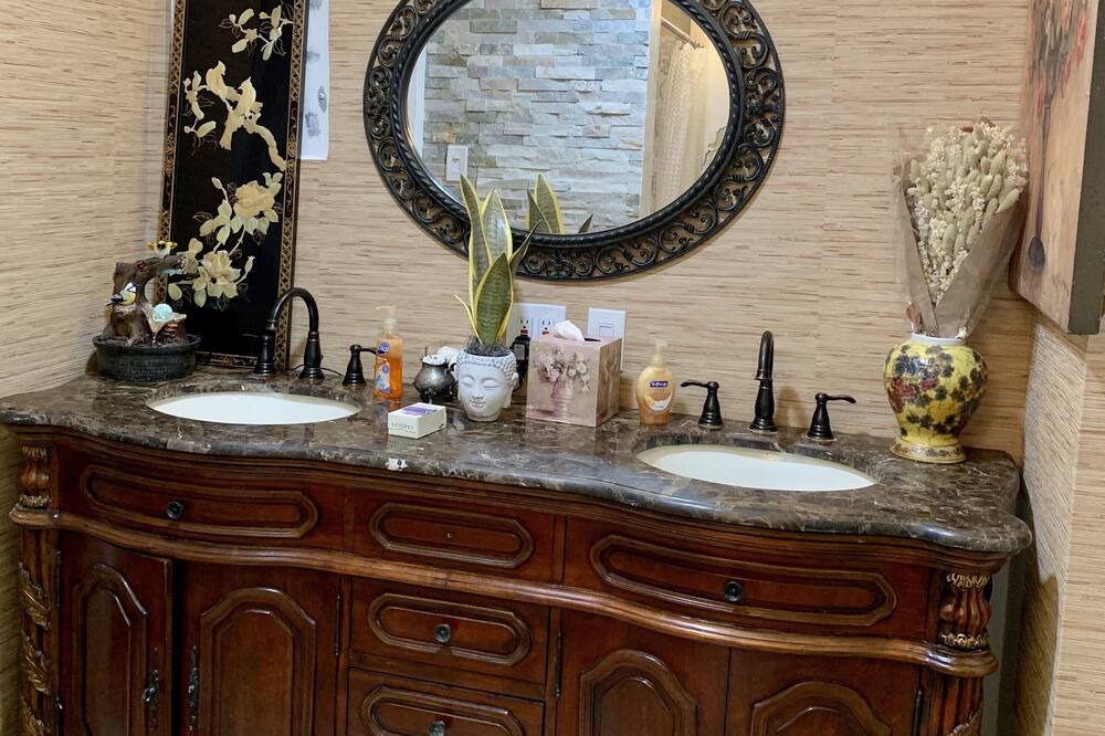Photo of Bedroom in Hallandale Beach