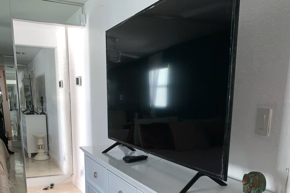 Photo of Bedroom in Hallandale Beach