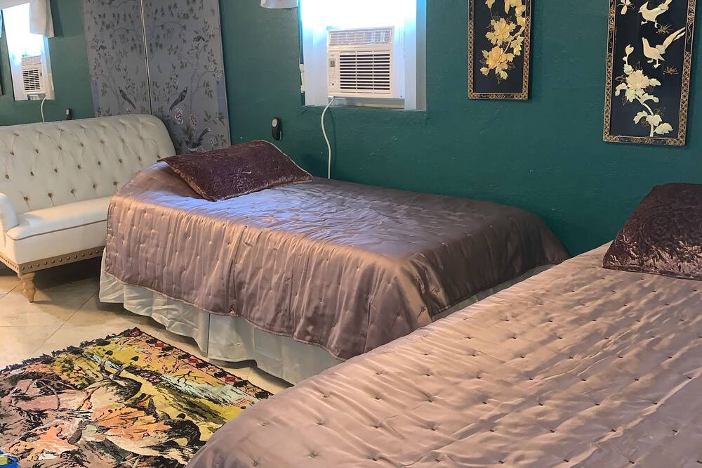 Photo of Bedroom in Hallandale Beach