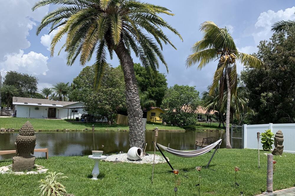Photo of Outdoor in Hallandale Beach