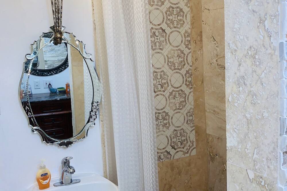Photo of Bathroom in Hallandale Beach
