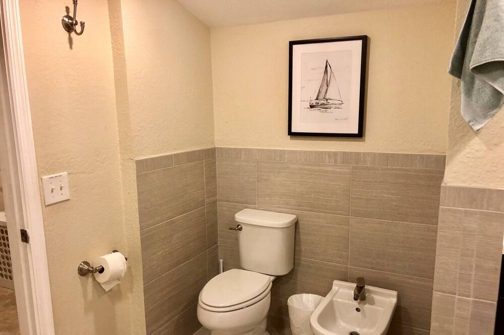 Photo of Bathroom in Croissant Park
