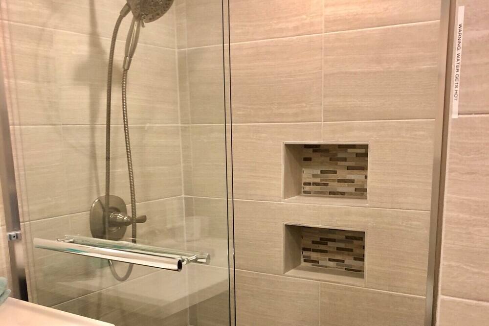 Photo of Bathroom in Croissant Park