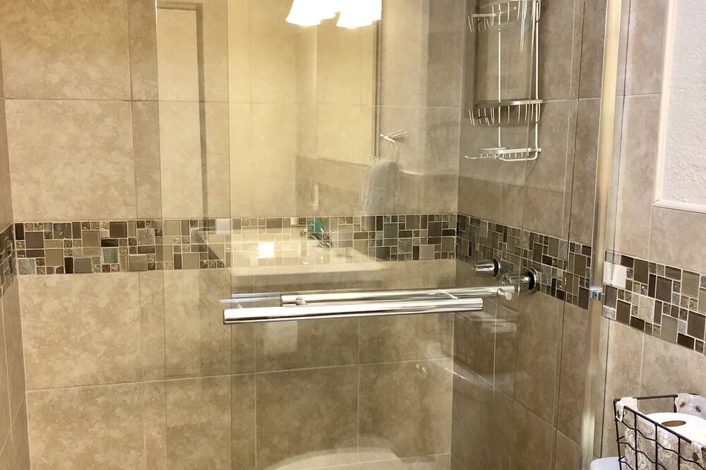 Photo of Bathroom in Croissant Park
