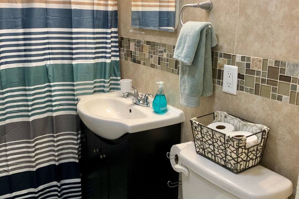 Photo of Bathroom in Croissant Park