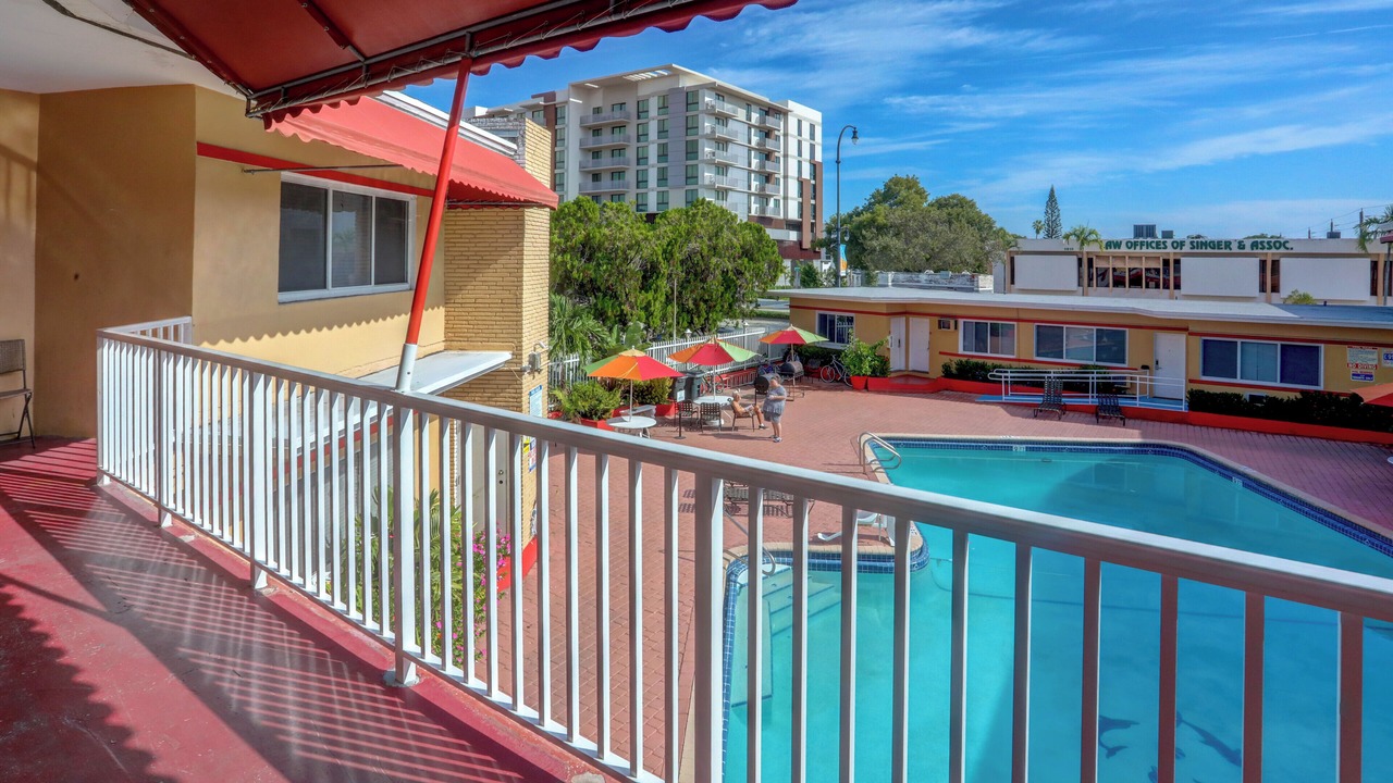 Photo of Outdoor in Hollywood Lakes