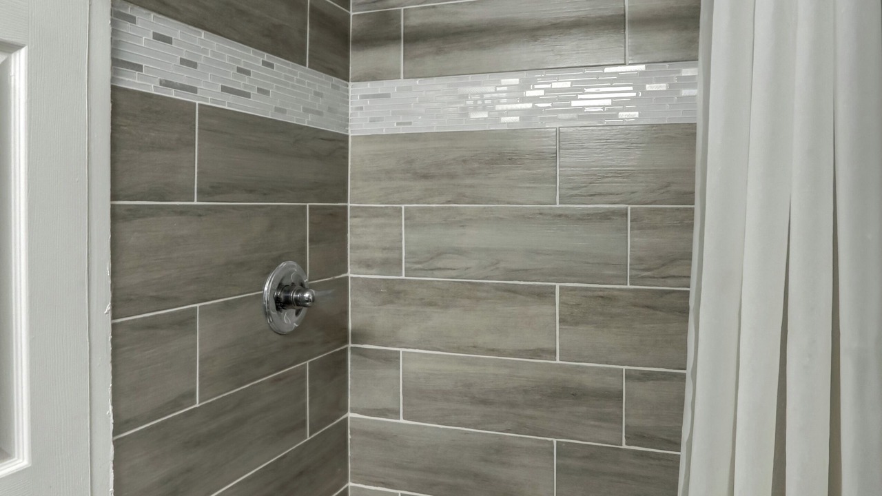 Photo of Bathroom in Hollywood Lakes