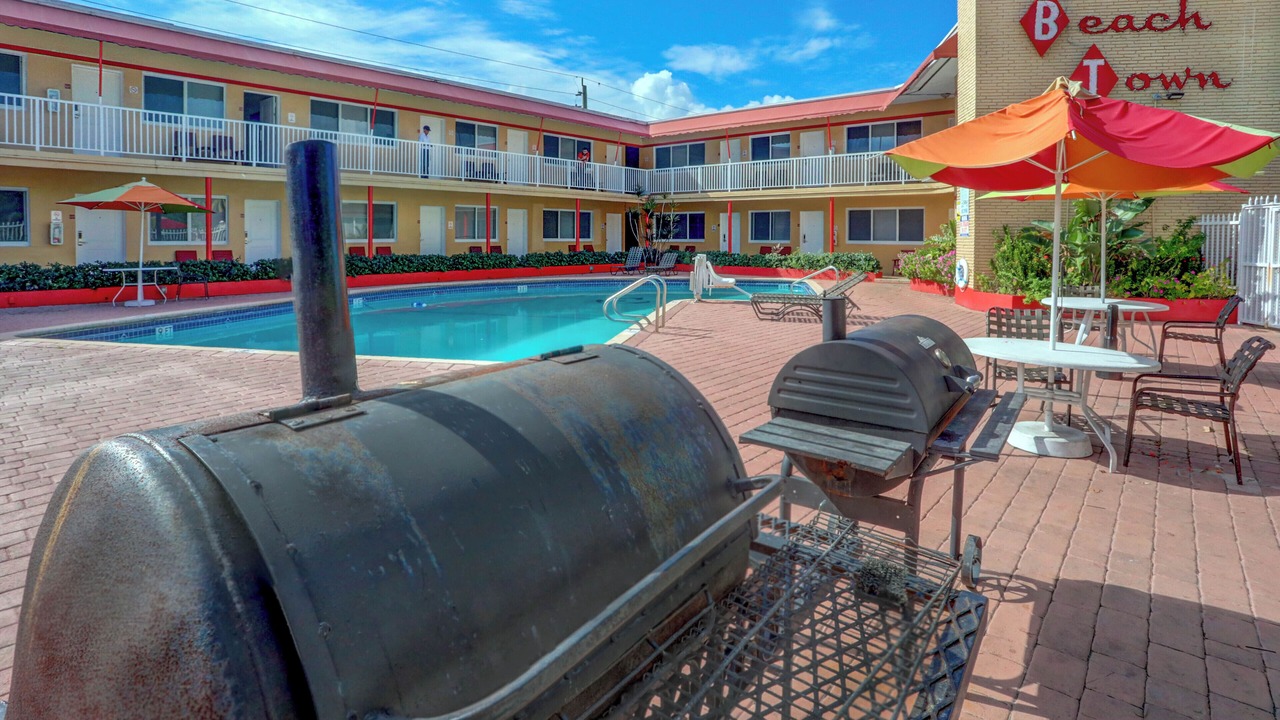 Photo of Outdoor in Hollywood Lakes