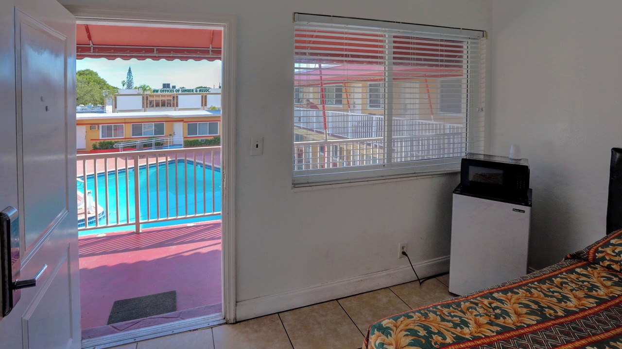 Photo of Bedroom in Hollywood Lakes