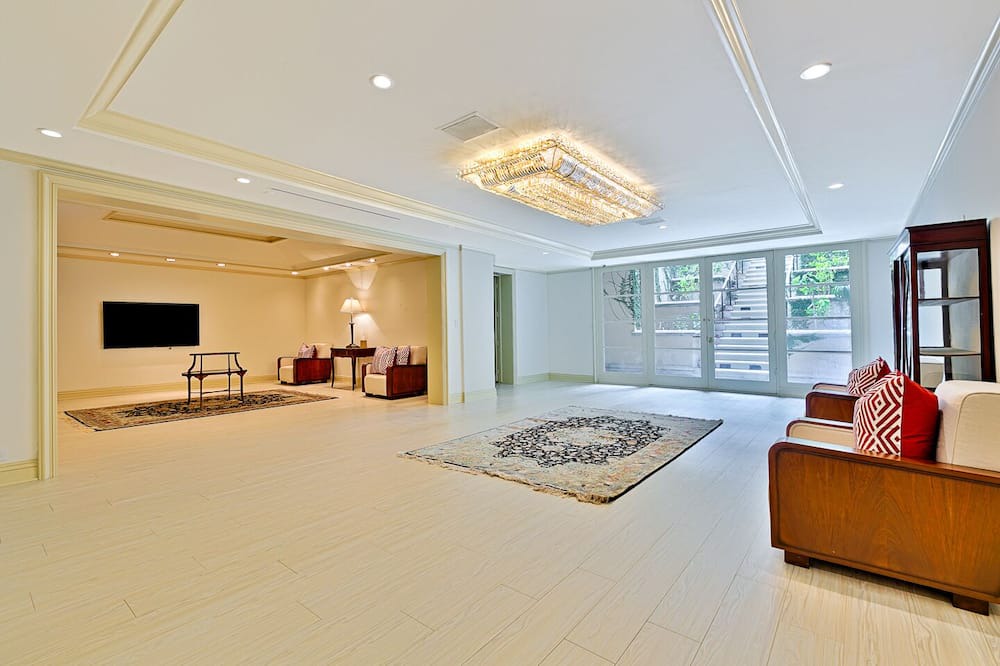 Photo of Livingroom in The Flats