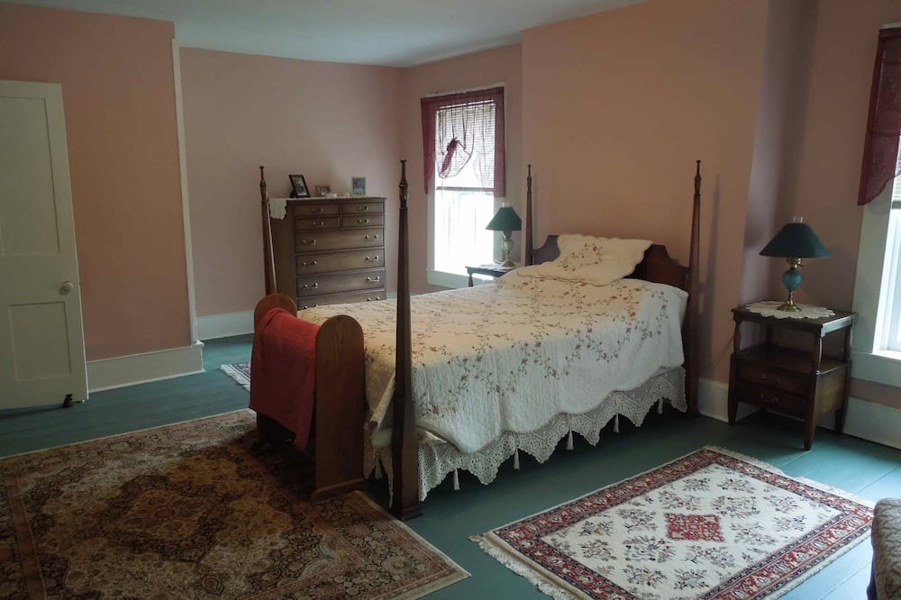 Photo of Bedroom in Deerfield