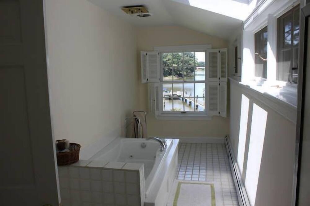 Photo of Bedroom in Easton