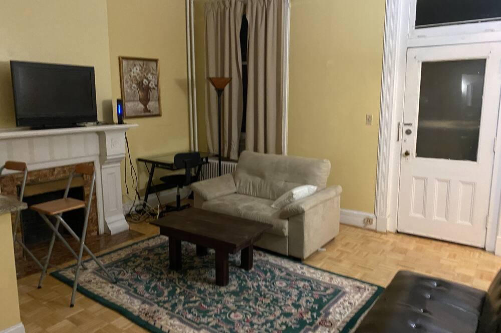 Photo of Livingroom in Albany