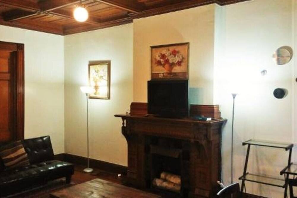 Photo of Livingroom in Albany