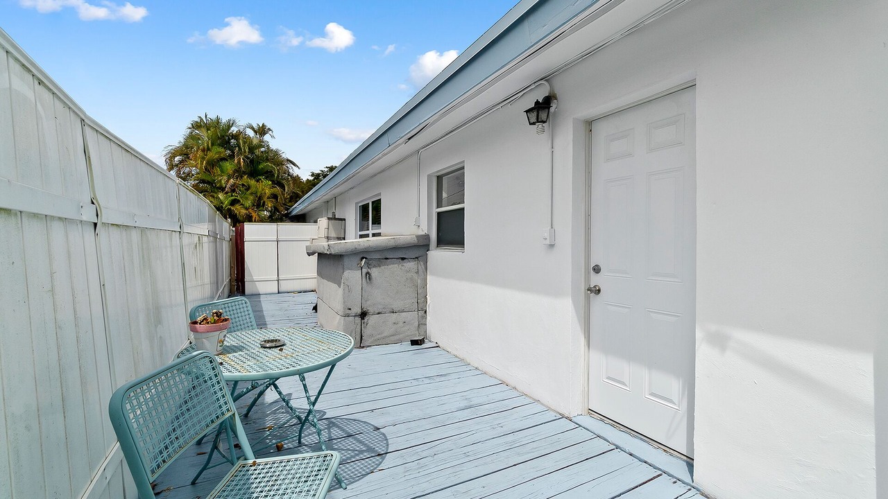 Photo of Outdoor in Middle River Terrace