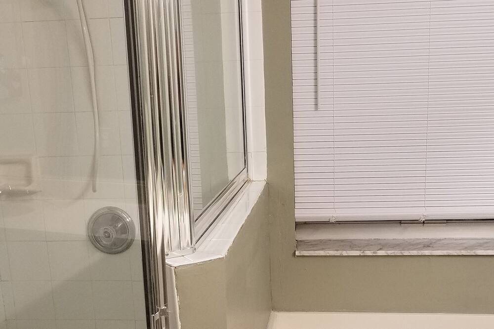 Photo of Bathroom in Pembroke Pines