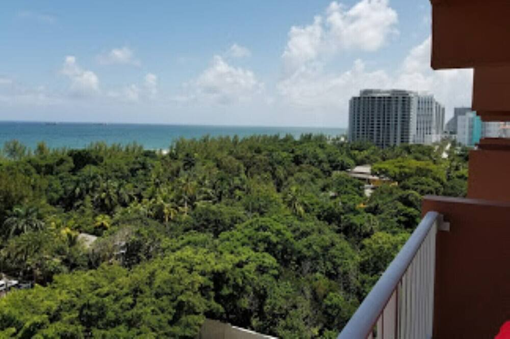 Photo of Patio Balcony in Barrier Island