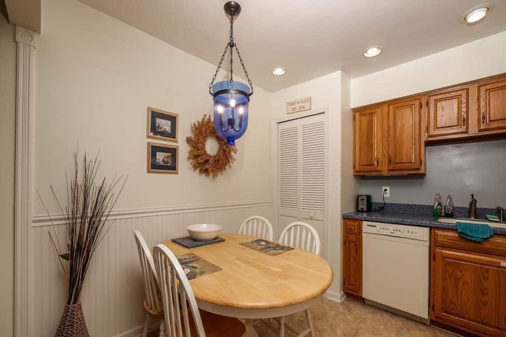 Photo of Kitchen in Village Green