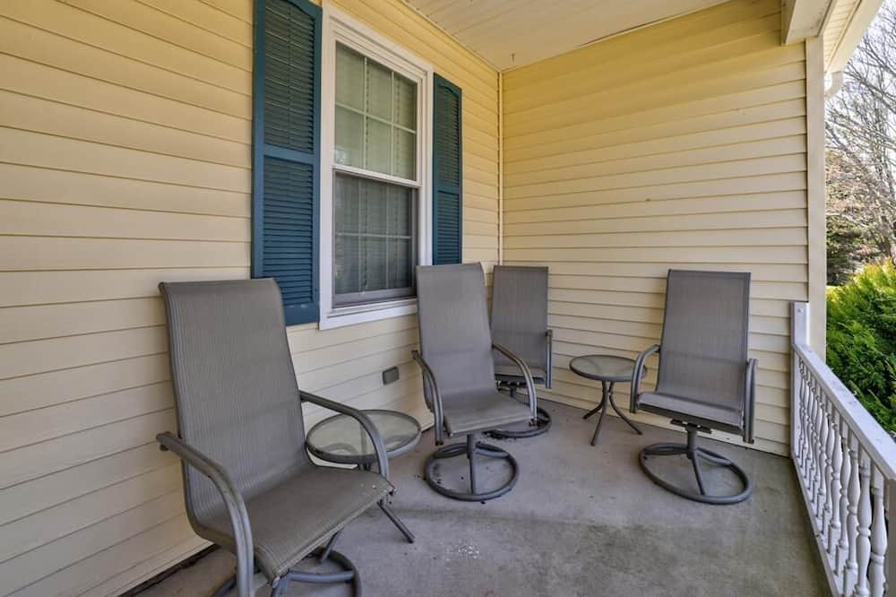 Photo of Patio Balcony in Village Green