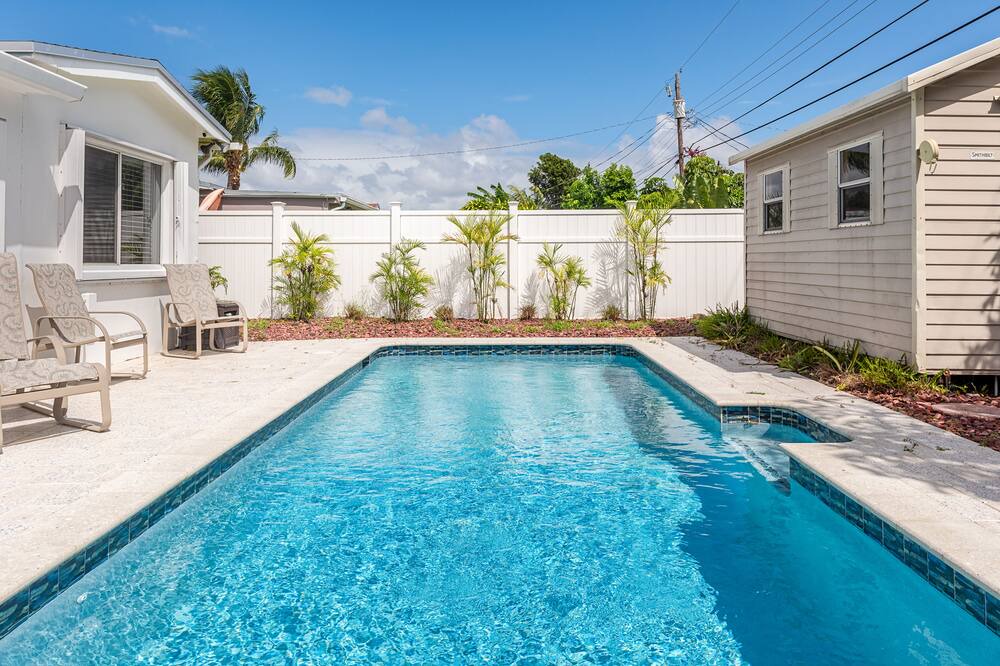 Photo of Outdoor in North Andrews Gardens