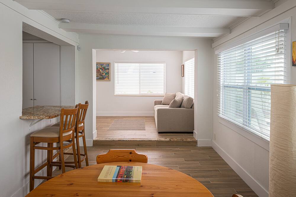 Photo of Livingroom in North Andrews Gardens