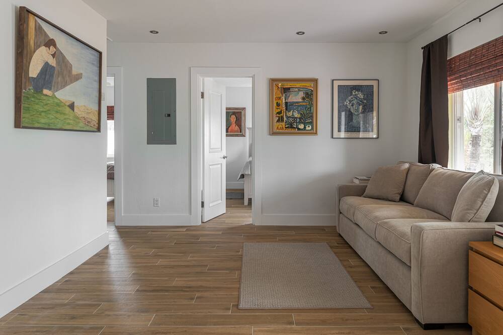 Photo of Livingroom in North Andrews Gardens