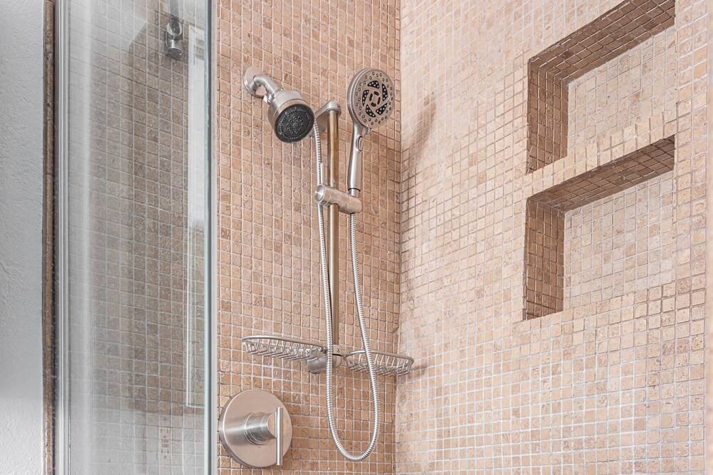Photo of Bathroom in North Andrews Gardens