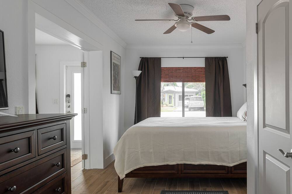 Photo of Bedroom in North Andrews Gardens