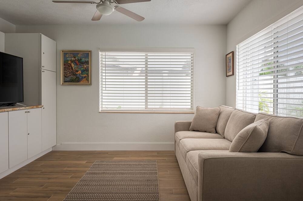 Photo of Livingroom in North Andrews Gardens